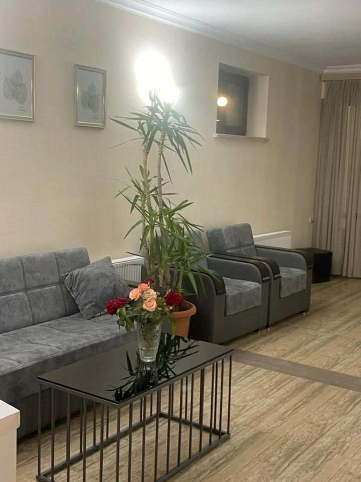 Decca Hotel Erevan Esterno foto