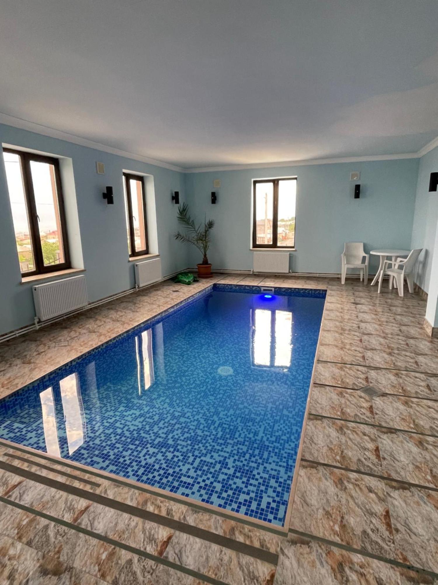 Decca Hotel Erevan Esterno foto